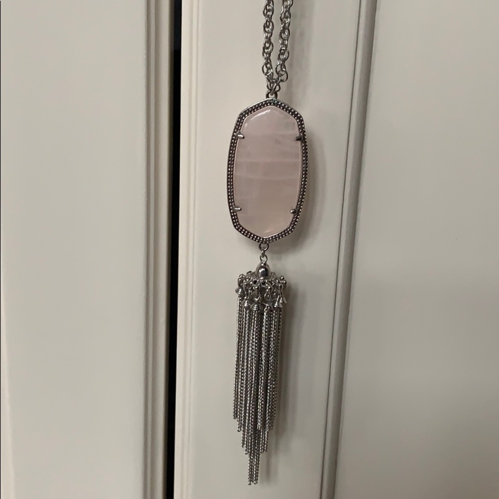 Kendra Scott necklace